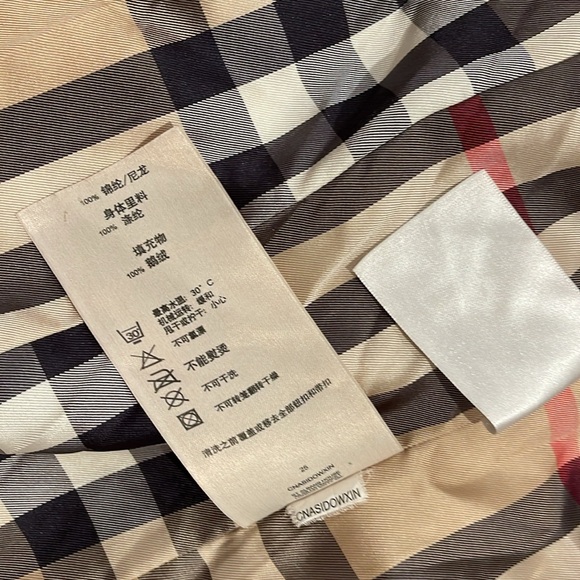 BURBERRY LONDON
Daunen Jacked Size M - Picture 11 of 16